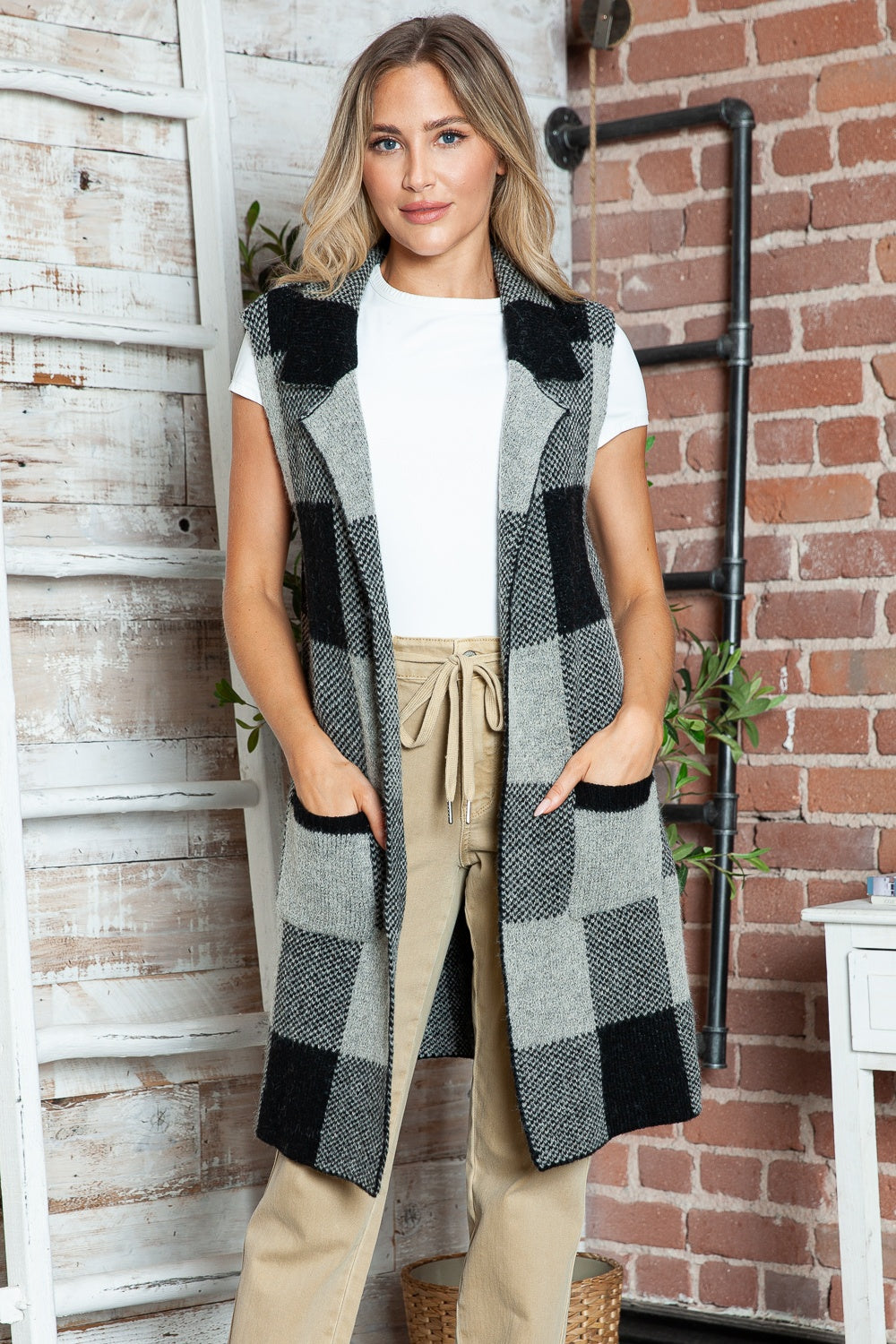 Plaid Lapel Collar Sleeveless Cardigan