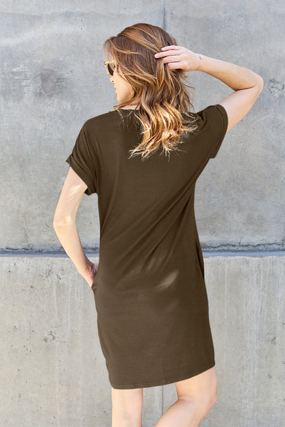 Elevated Basics S-3x Round Neck Short Sleeve Dress with Pockets